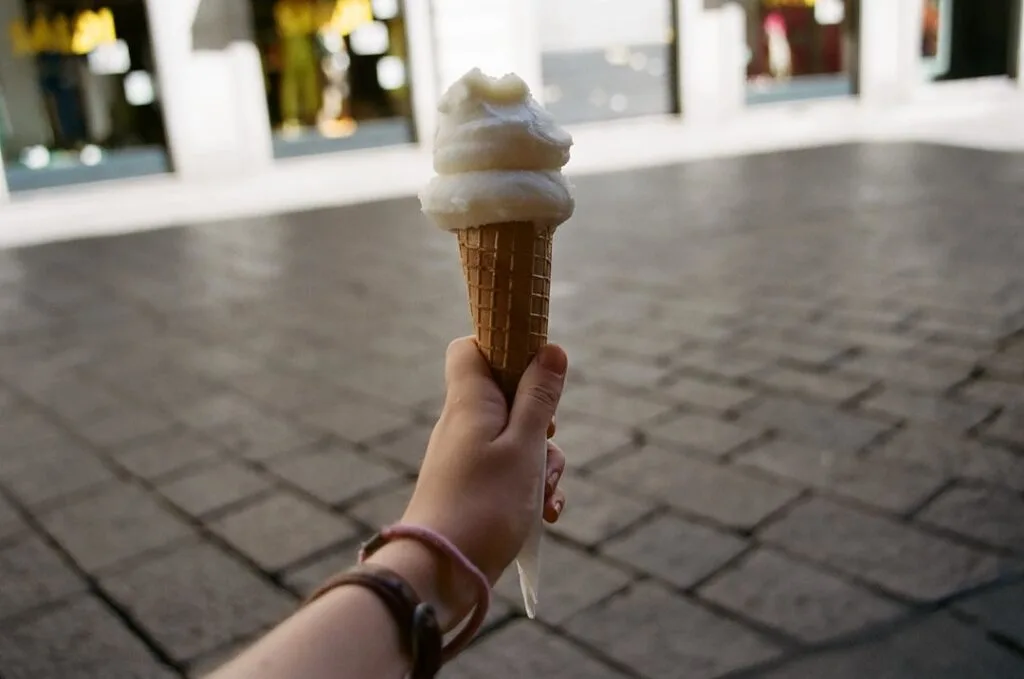 Ice cream allergy sign Italian