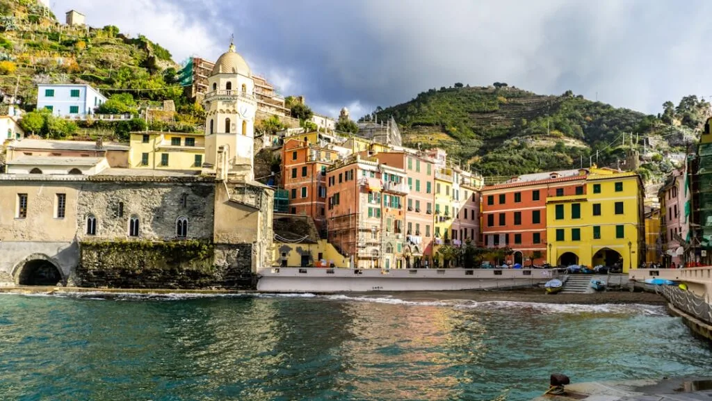 Croisi re coucher de soleil Cinque-terre travel tourism landmark